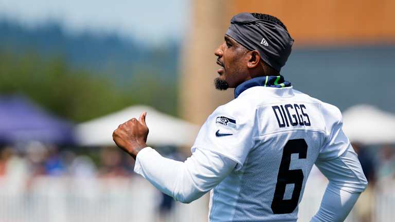 Quandre Diggs Wears Travis Scott Nikes